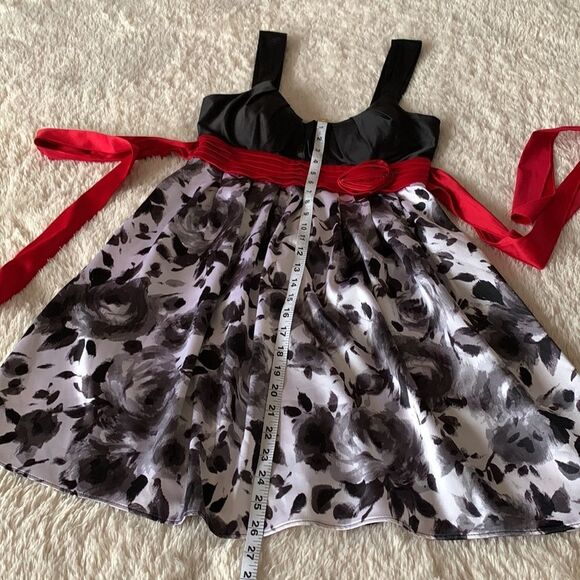 City Triangles dress size 7 - Picture 11 of 16